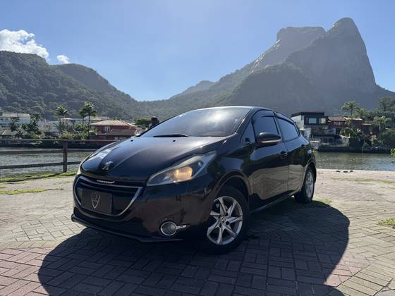 PEUGEOT 208 1.5 ALLURE 8V FLEX 4P MANUAL PEUGEOT 208 1.5 ALLURE 8V FLEX 4P MANUAL